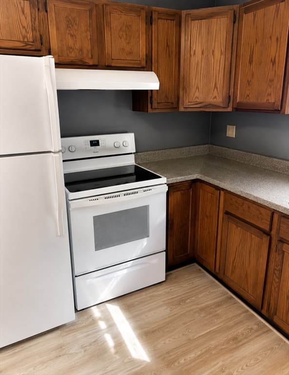 96 Brook St # 96, Holyoke MA 01040