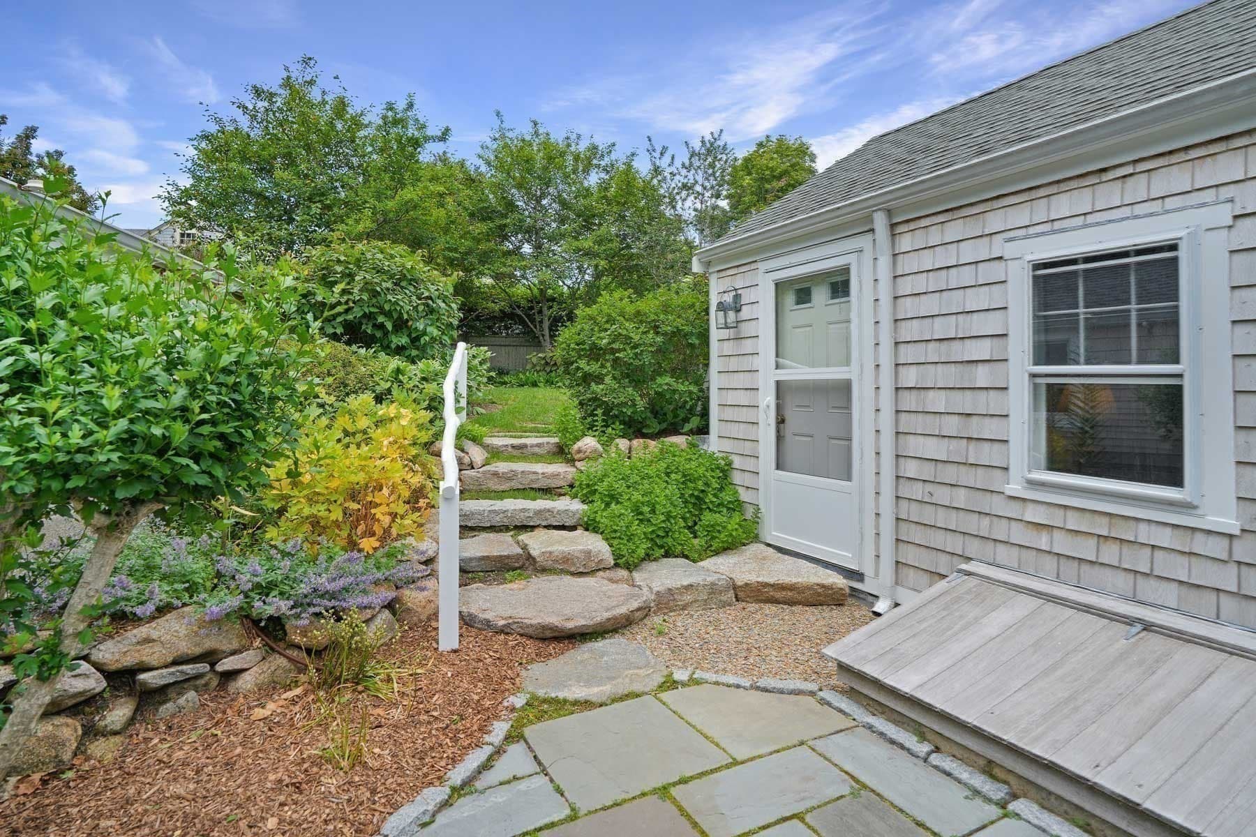 Single Family Residence at 124 Main St., Tisbury MA 02568, photo 7 of 42