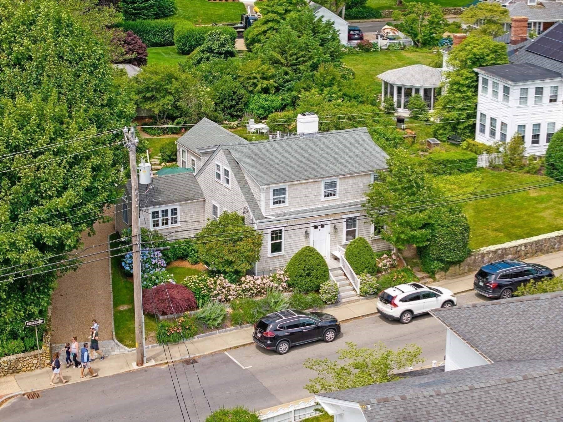 Single Family Residence at 124 Main St., Tisbury MA 02568, photo 3 of 42
