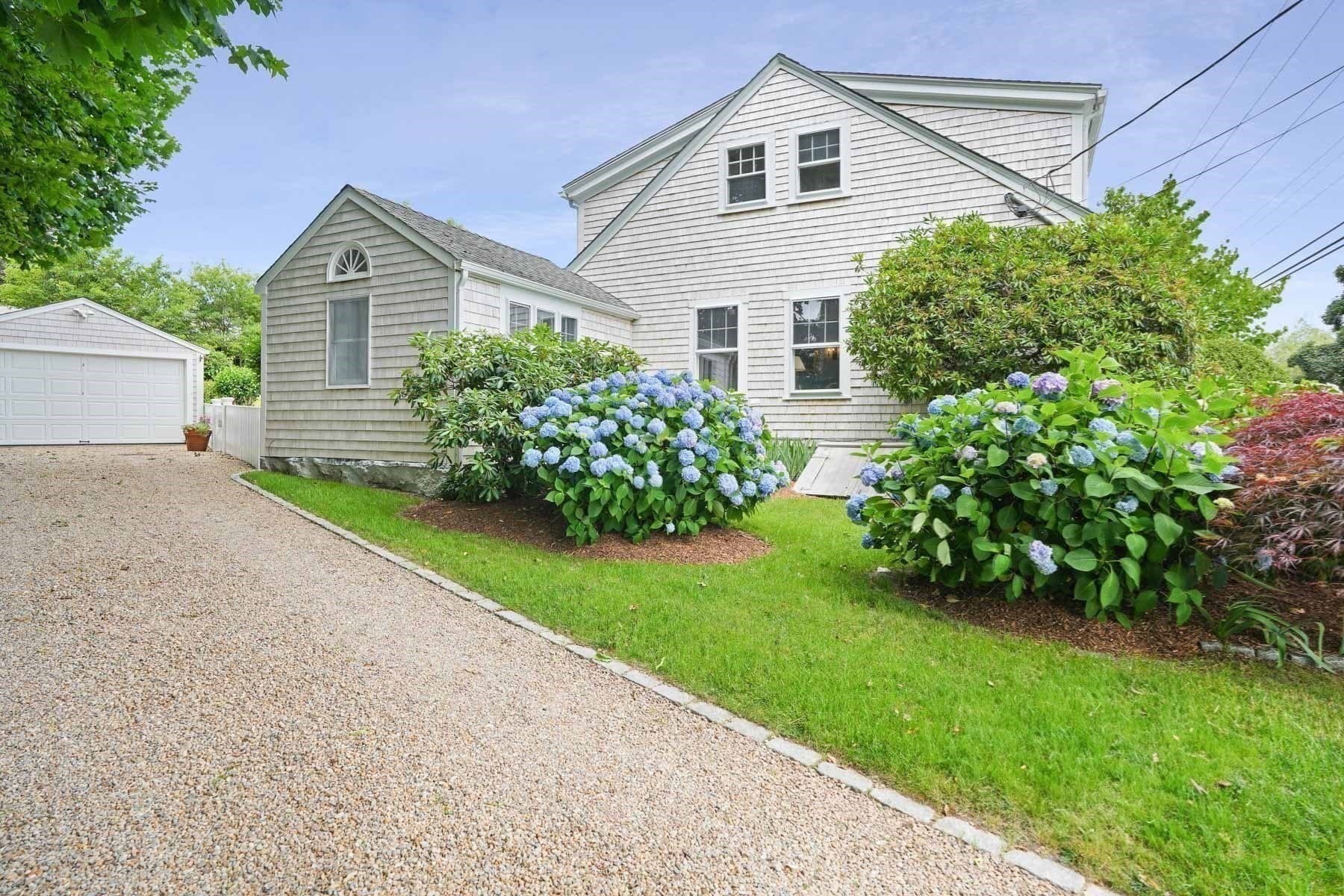 Single Family Residence at 124 Main St., Tisbury MA 02568, photo 5 of 42
