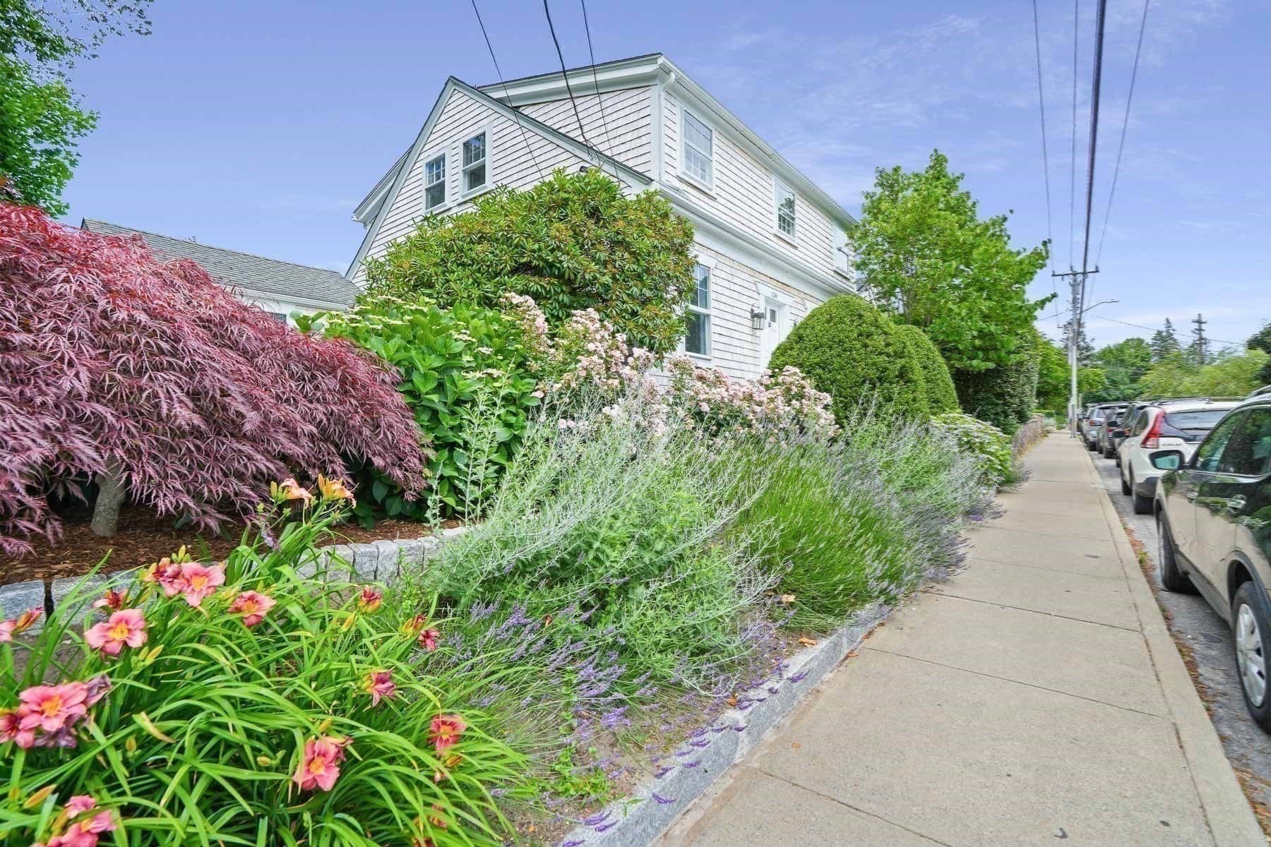 Single Family Residence at 124 Main St., Tisbury MA 02568, photo 4 of 42