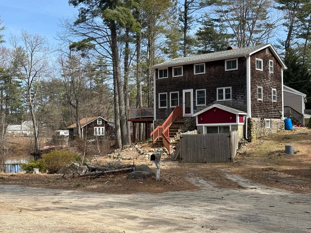 63 Suomi Rd, Pembroke MA 02359