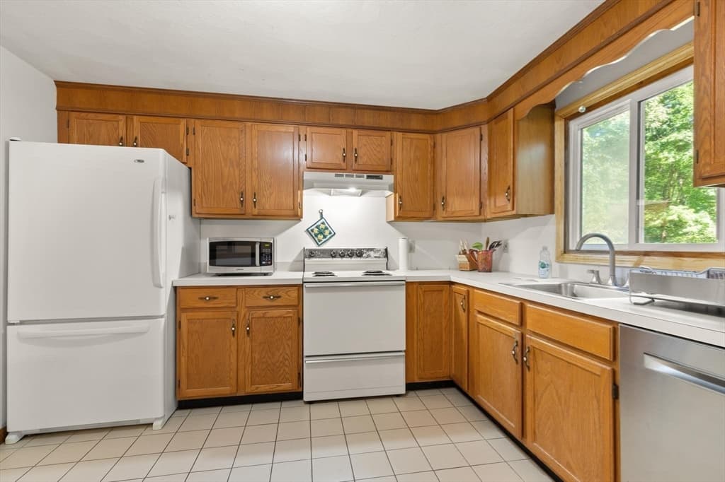 58 Roosevelt Rd, Wilmington MA 01887 photo 6