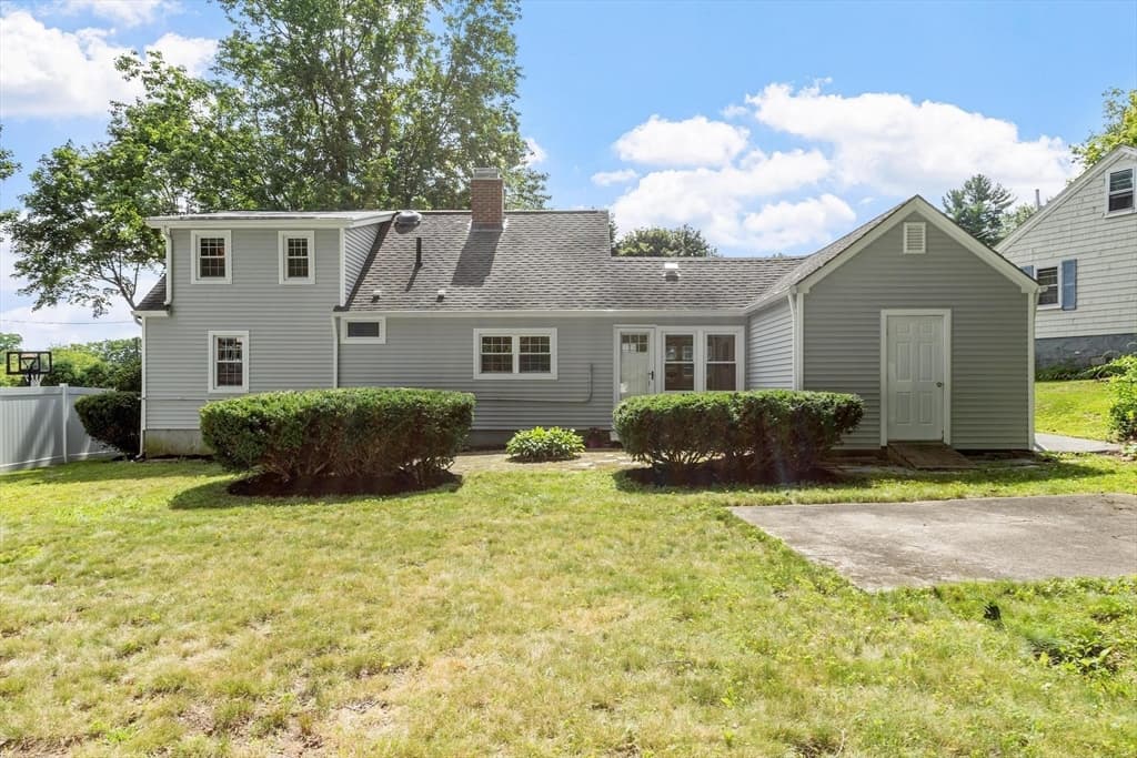 14 Meadow Ln, Worcester MA 01602 photo 3