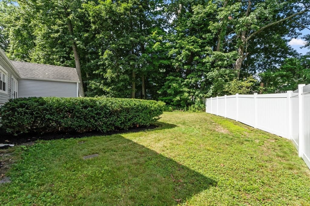 14 Meadow Ln, Worcester MA 01602 photo 5