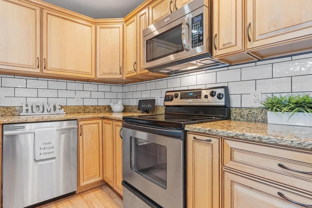 14 Meadow Ln, Worcester MA 01602 photo 9