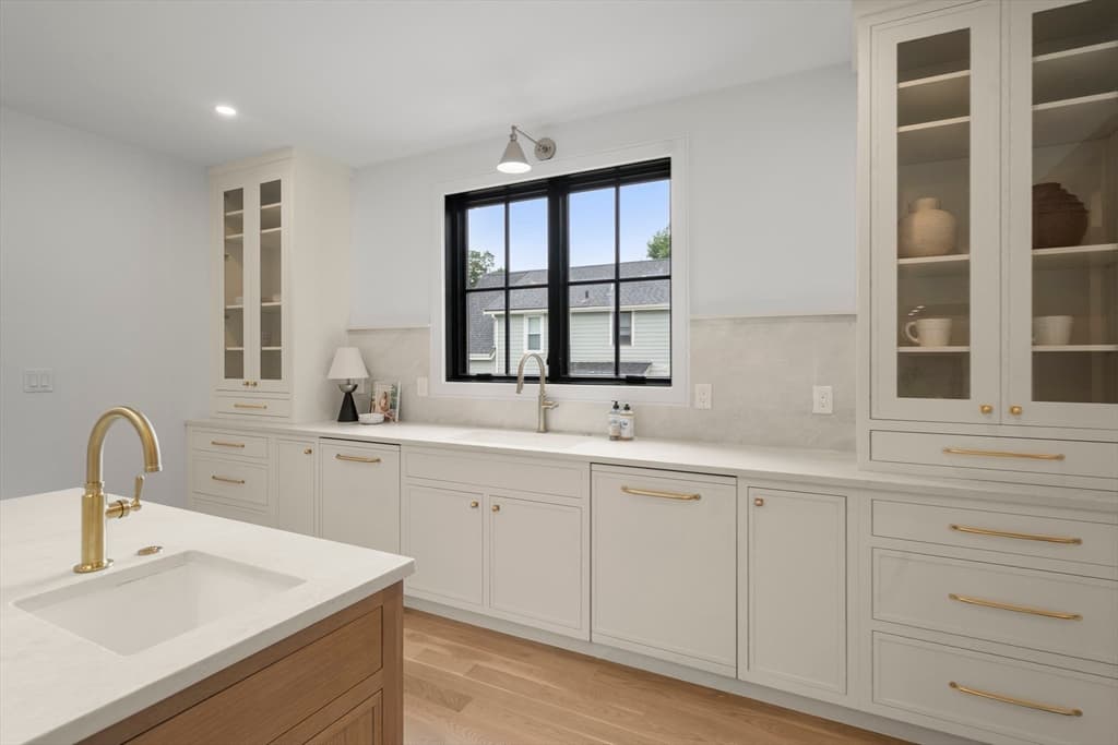 33 Harbor View Park, Milton MA 02186 photo 6