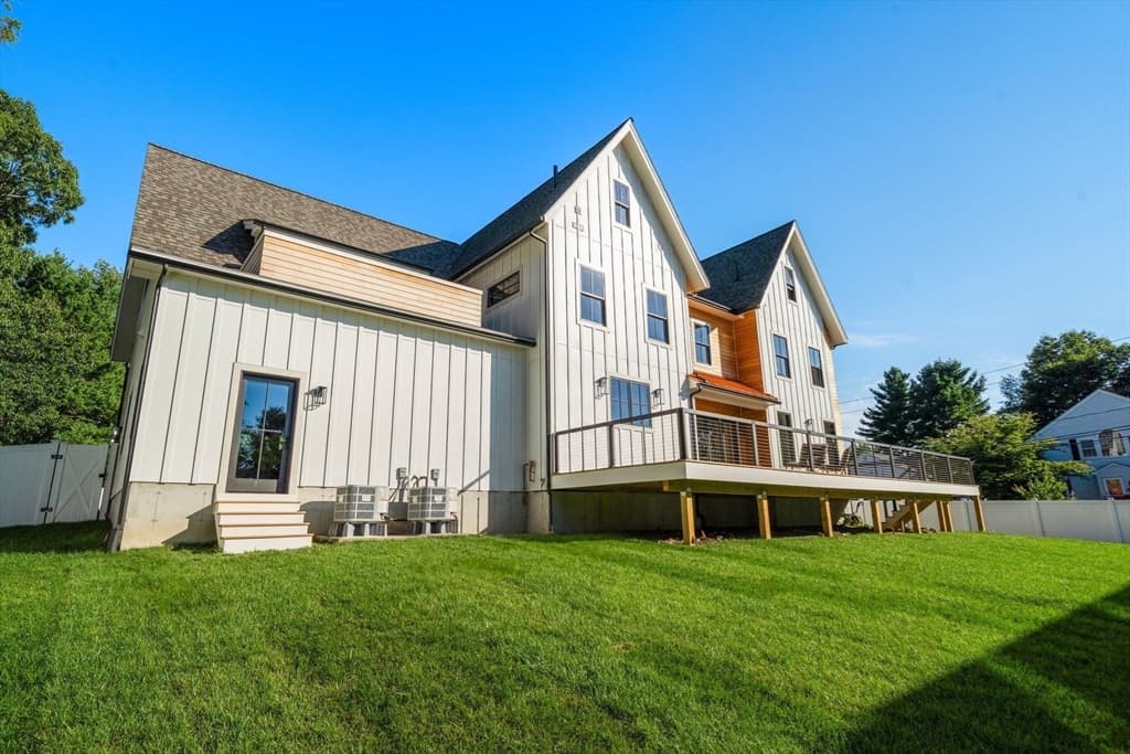33 Harbor View Park, Milton MA 02186 photo 3