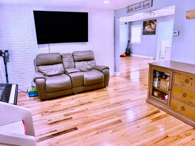 289 Burnham Rd, Lowell MA 01852 photo 2