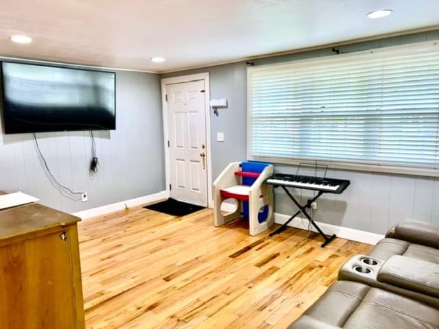 289 Burnham Rd, Lowell MA 01852 photo 3