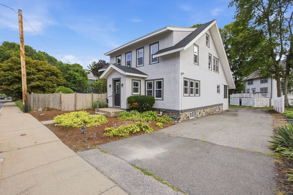 1174 Franklin St, Stoneham MA 02180 photo 2