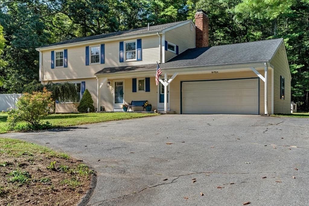 43 Old Powder House Rd, Lakeville MA 02347