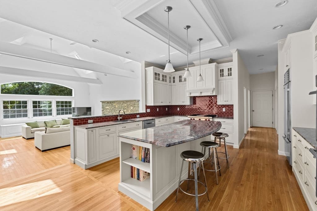 105 East St, Hingham MA 02043 photo 6