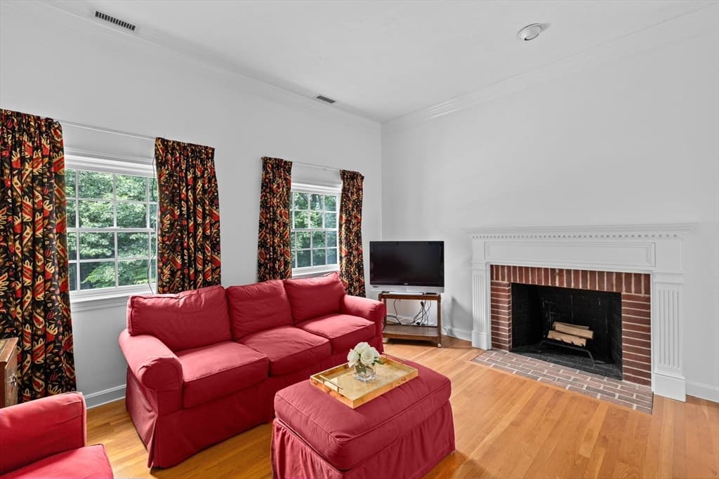 105 East St, Hingham MA 02043 photo 16