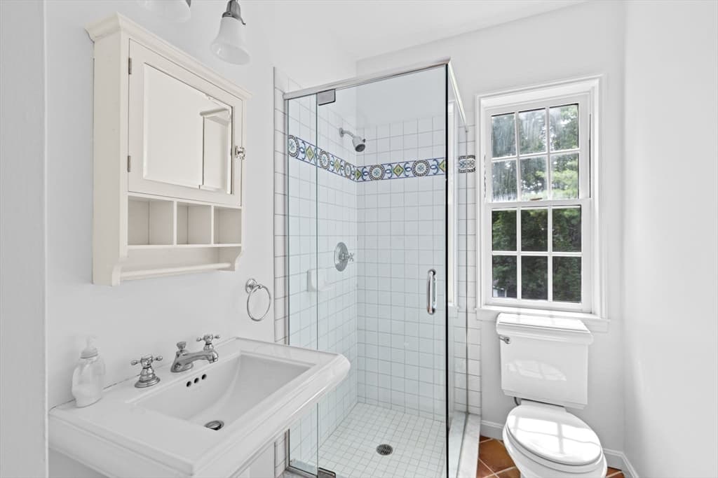 105 East St, Hingham MA 02043 photo 12