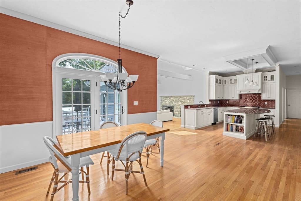 105 East St, Hingham MA 02043 photo 8