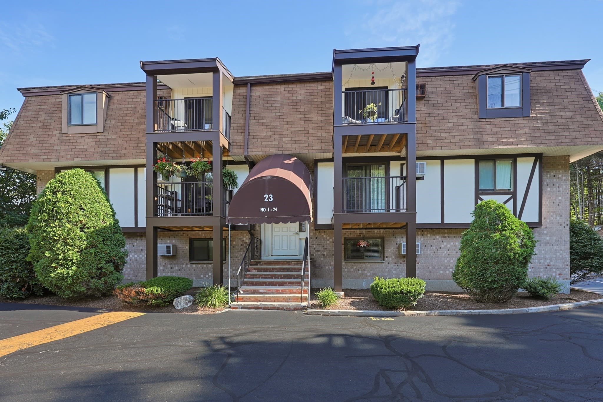 Condominium at 23 Erick Rd # 20, Mansfield MA 02048, photo 3 of 36