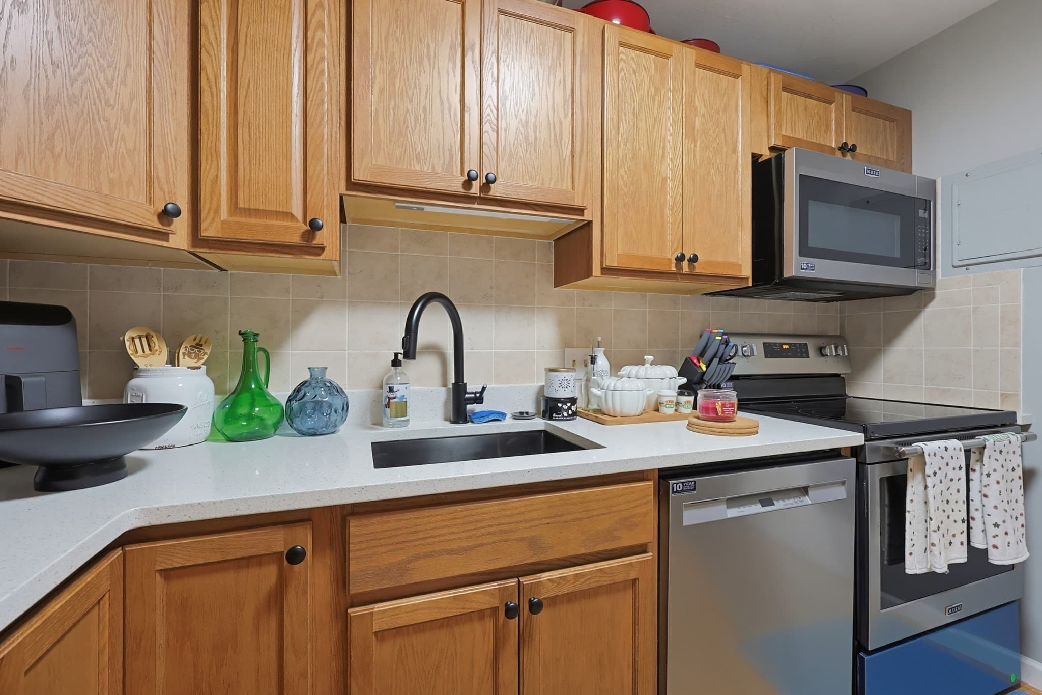 Condominium at 23 Erick Rd # 20, Mansfield MA 02048, photo 14 of 36