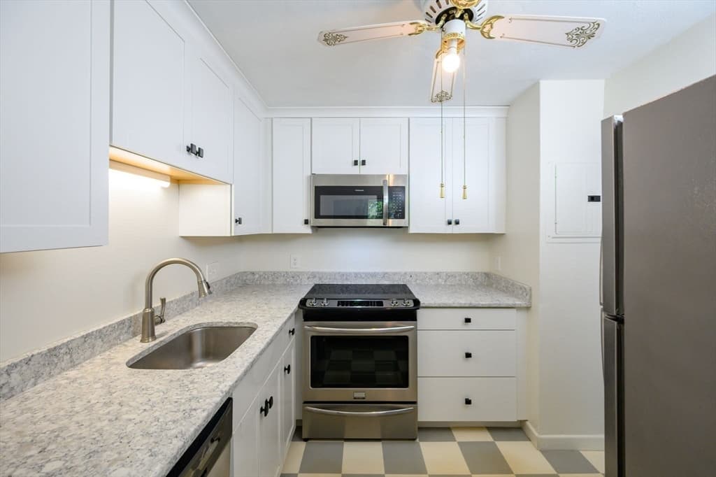 25 Woodsum Drive # 7, Braintree MA 02184