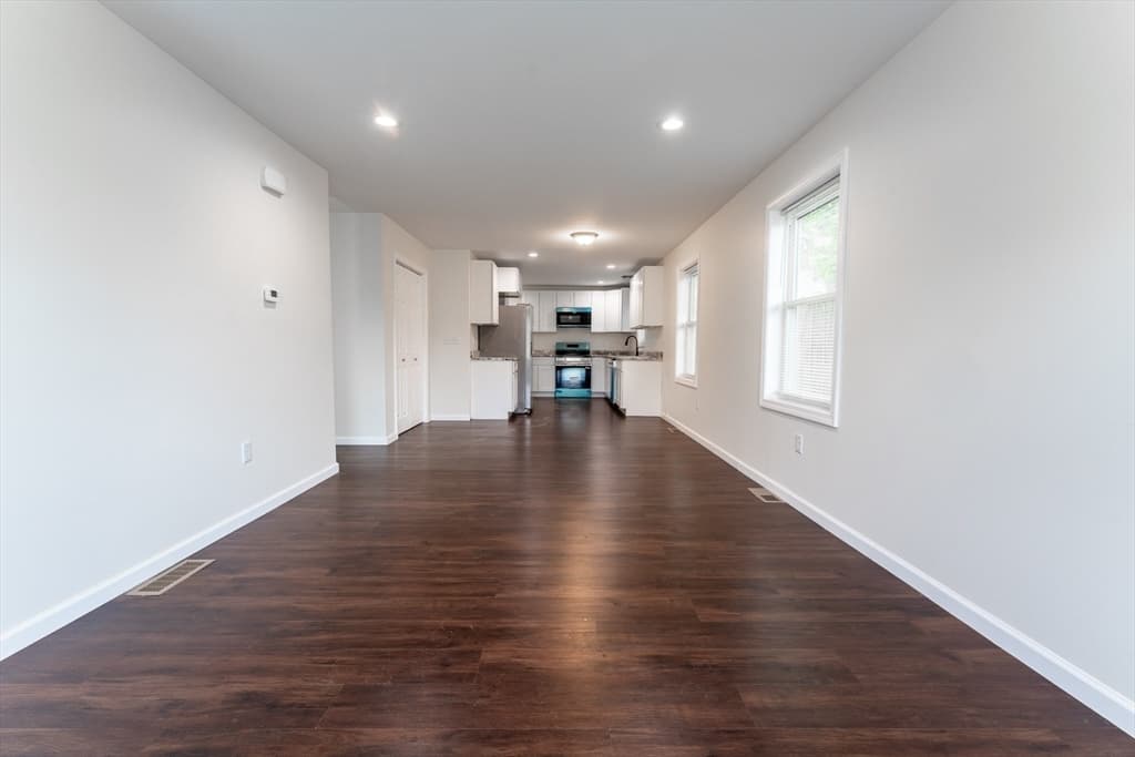 144-146 Magazine St, Springfield MA 01109 photo 4