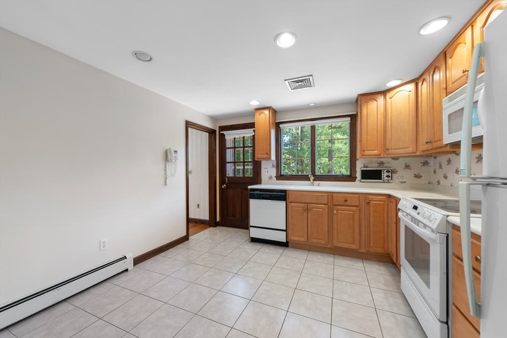 71 Colonial Dr, Reading MA 01867 photo 10
