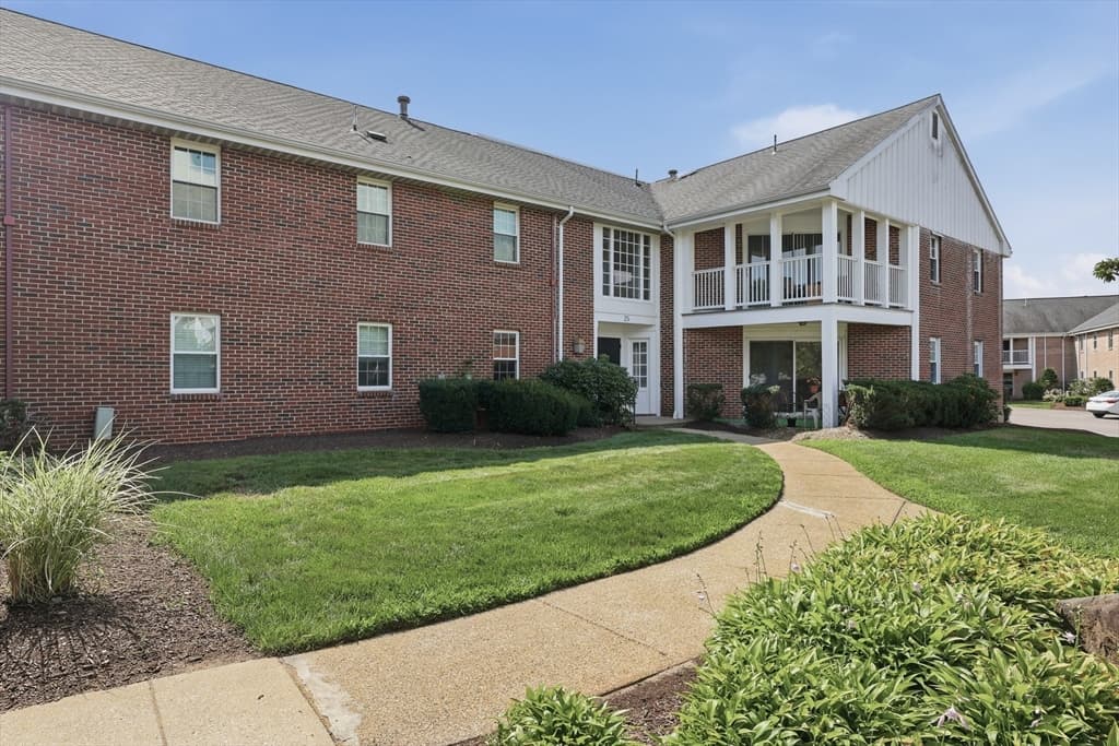 25 Jessica Dr # A, Stoughton MA 02072