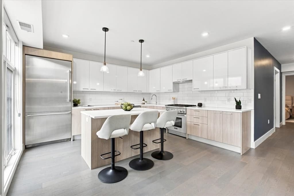 Condominium at 410 W Broadway # 301, Boston MA 02127, photo 12 of 35