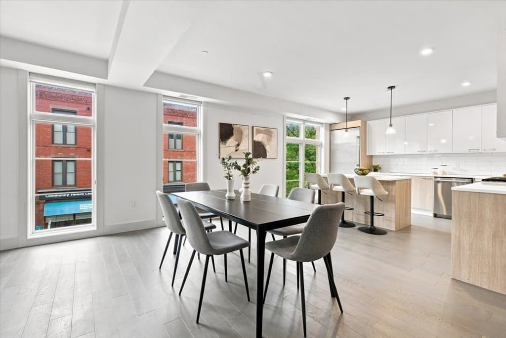 Condominium at 410 W Broadway # 301, Boston MA 02127, photo 10 of 35