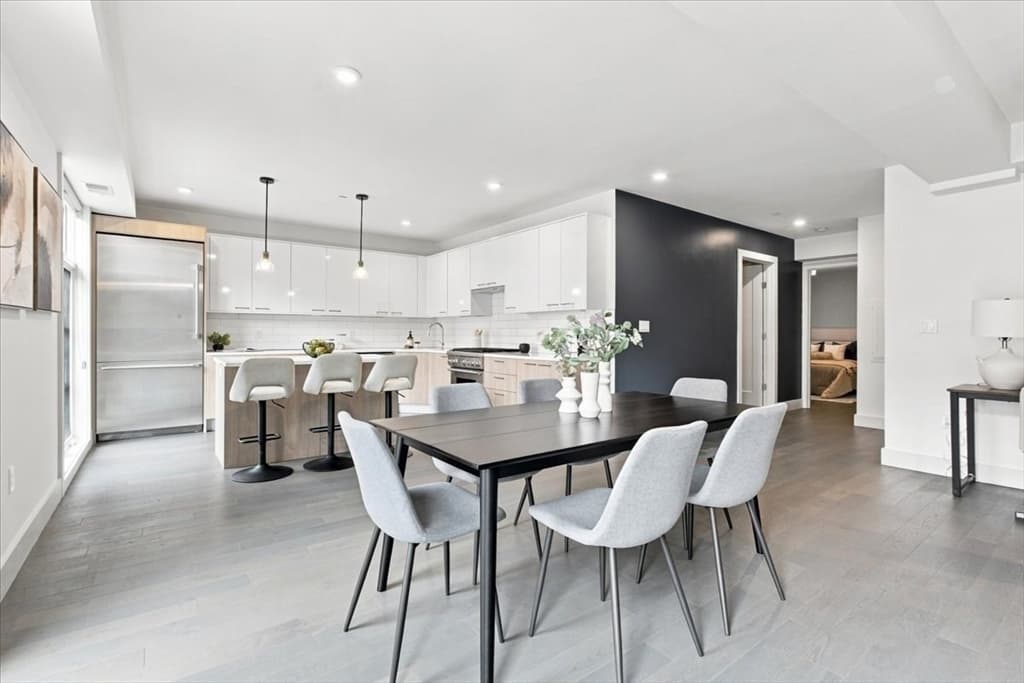 Condominium at 410 W Broadway # 301, Boston MA 02127, photo 8 of 35