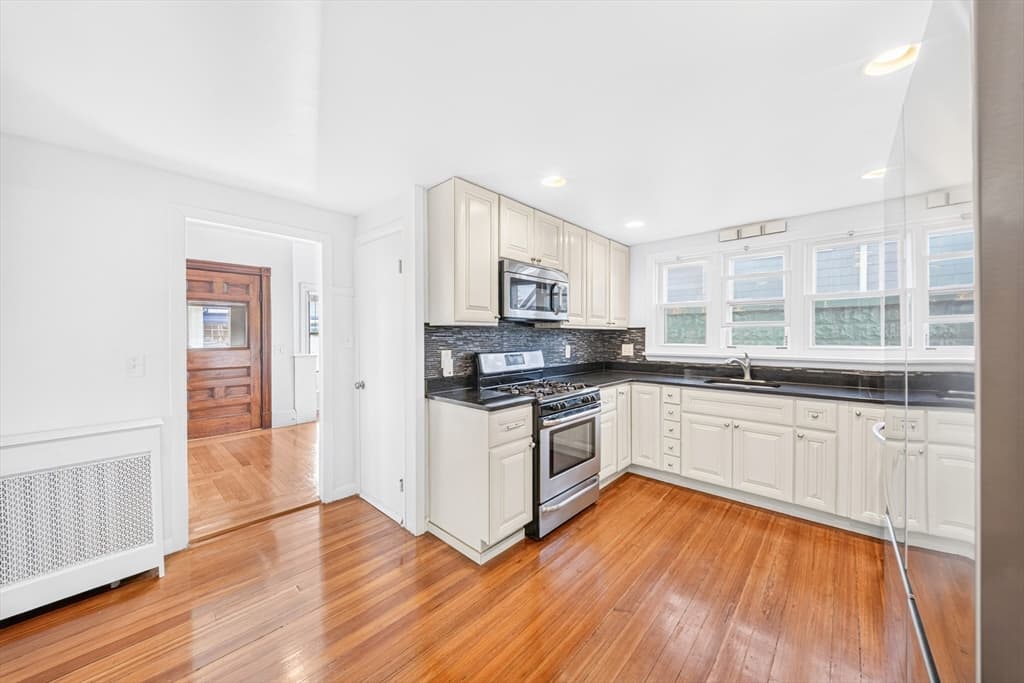 546 Shirley St, Winthrop MA 02152 photo 17