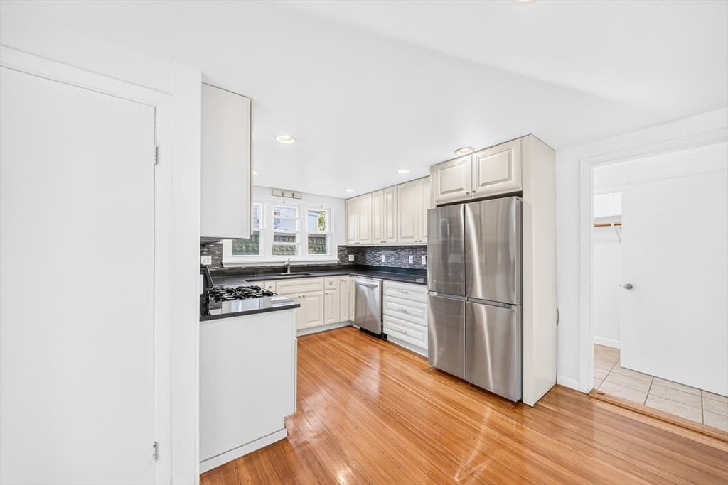 546 Shirley St, Winthrop MA 02152 photo 16