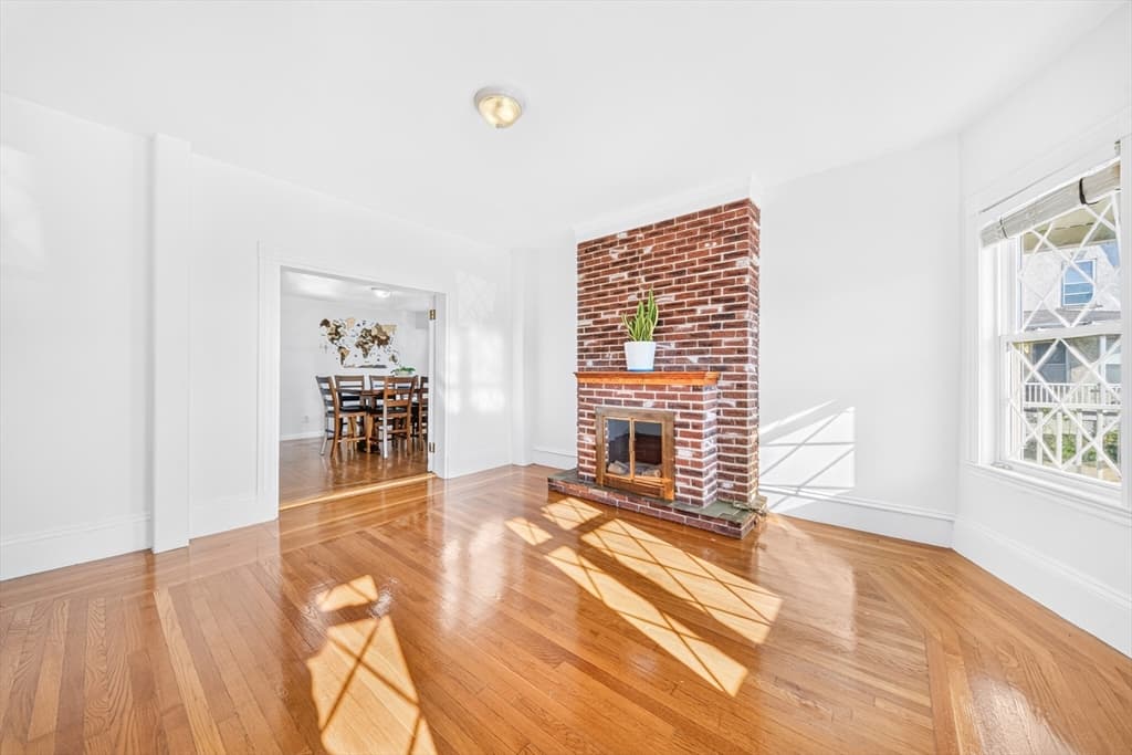 546 Shirley St, Winthrop MA 02152 photo 4