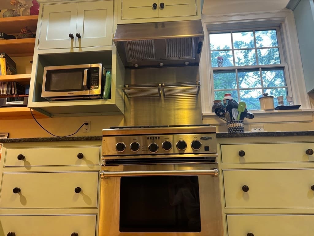 100 Dana, Amherst MA 01002 photo 13