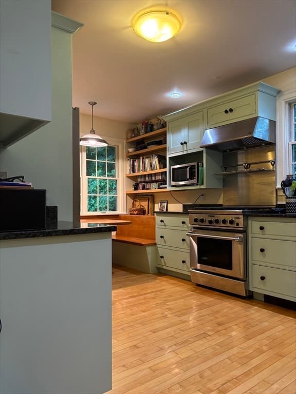 100 Dana, Amherst MA 01002 photo 16