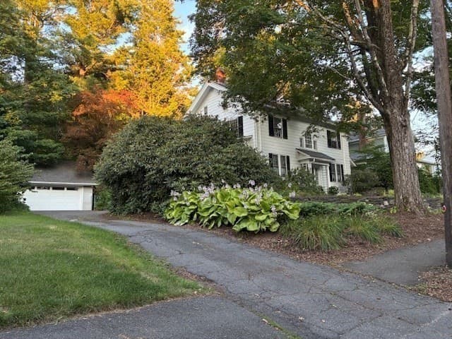 100 Dana, Amherst MA 01002 photo 3