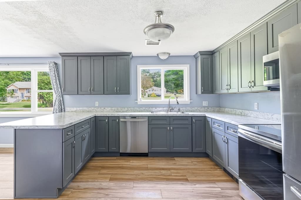 100 Stony Brook Road, Raynham MA 02767 photo 4