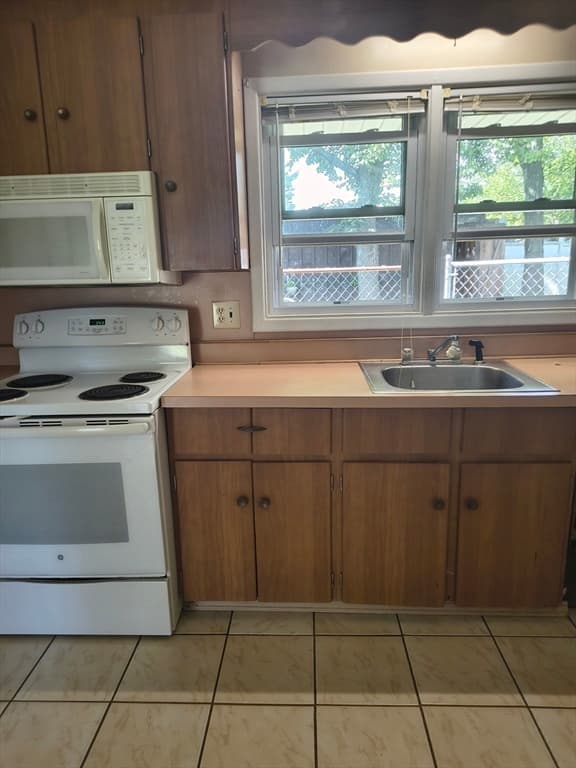 28 Delmar Road, Brockton MA 02302 photo 13