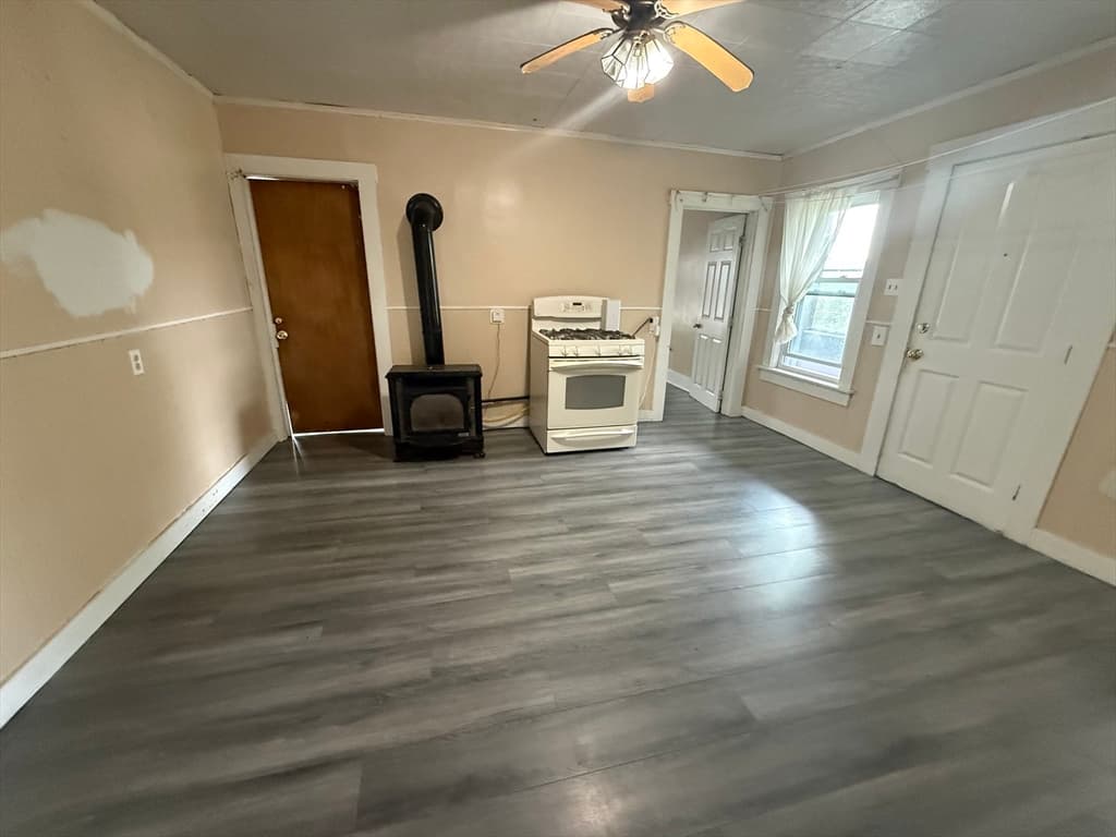 161 Plymouth St, Fitchburg MA 01420 photo 6