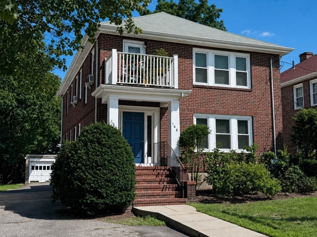 166-168 East Side Pkwy, Newton MA 02458 photo 2