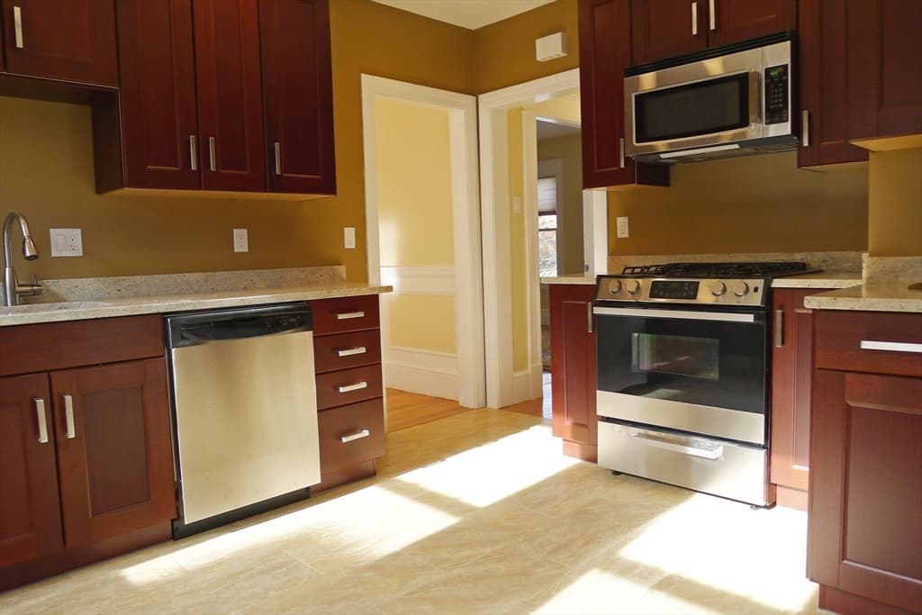 166-168 East Side Pkwy, Newton MA 02458 photo 12