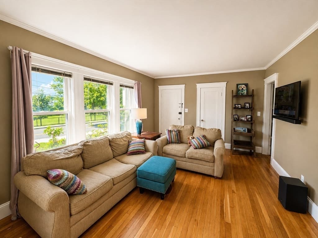 166-168 East Side Pkwy, Newton MA 02458 photo 9