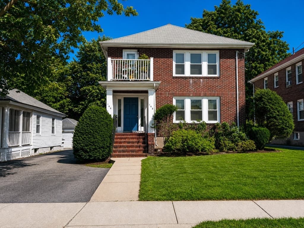 166-168 East Side Pkwy, Newton MA 02458 photo 4