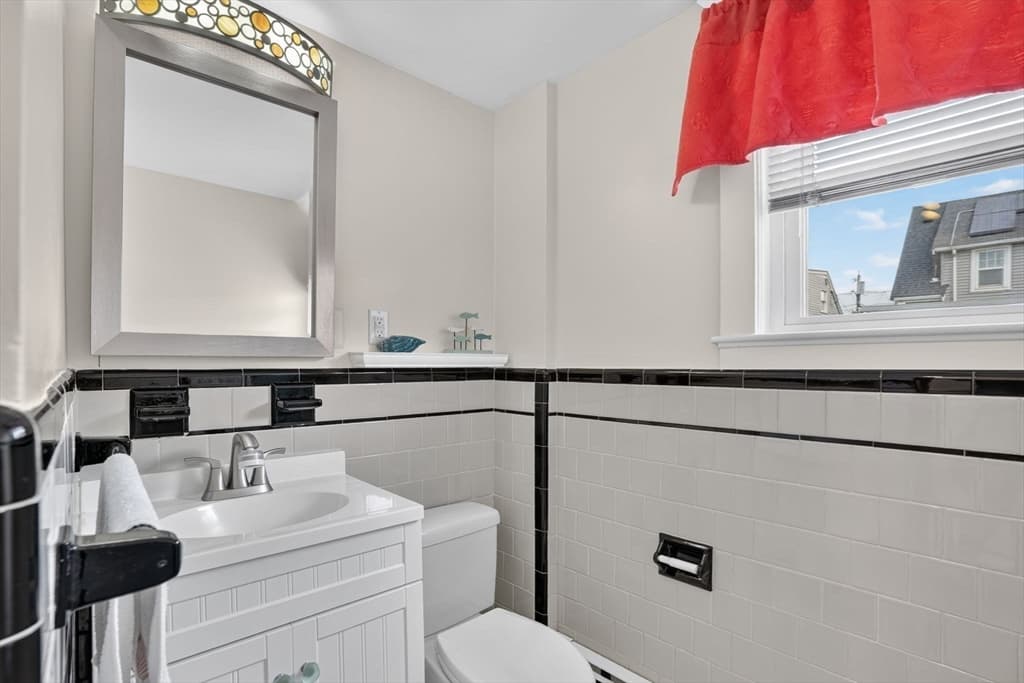 100 Whitin Ave, Revere MA 02151 photo 14