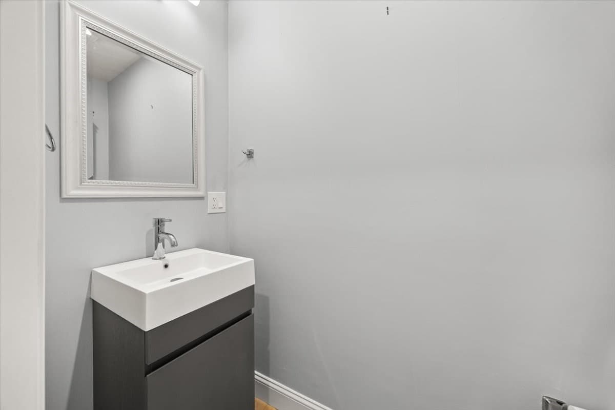 3 Family at 5 Highland Avenue, Plainville MA 02762, photo 14 of 41