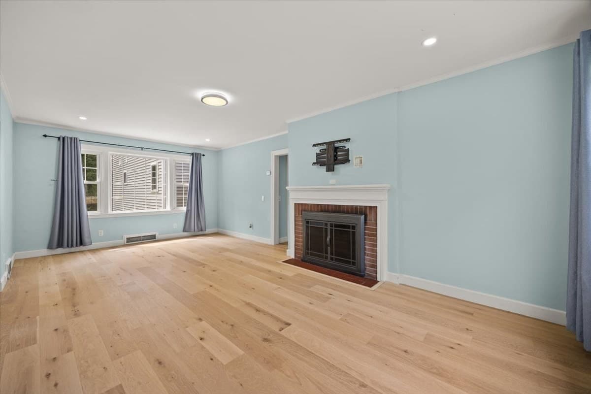 3 Family at 5 Highland Avenue, Plainville MA 02762, photo 18 of 41