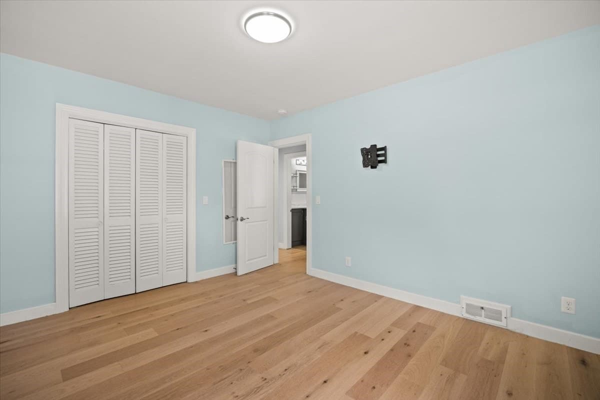3 Family at 5 Highland Avenue, Plainville MA 02762, photo 29 of 41