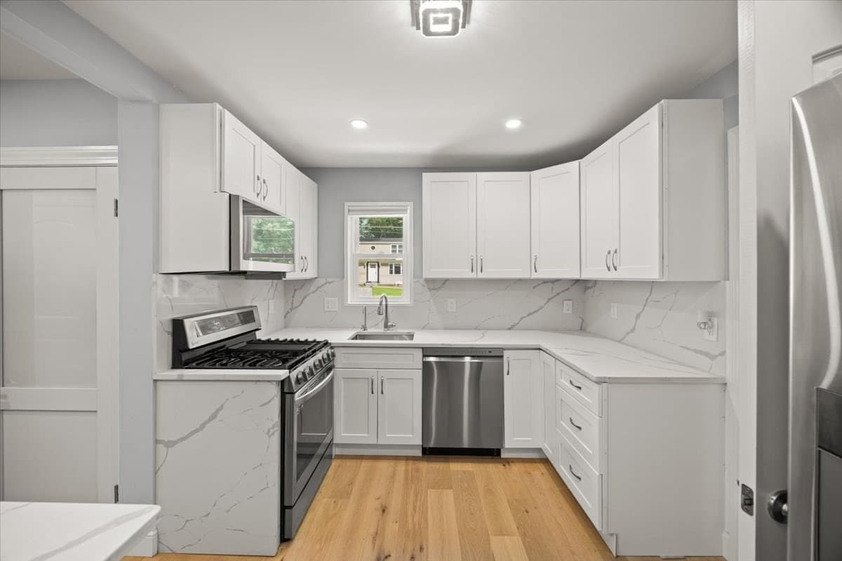 3 Family at 5 Highland Avenue, Plainville MA 02762, photo 8 of 41
