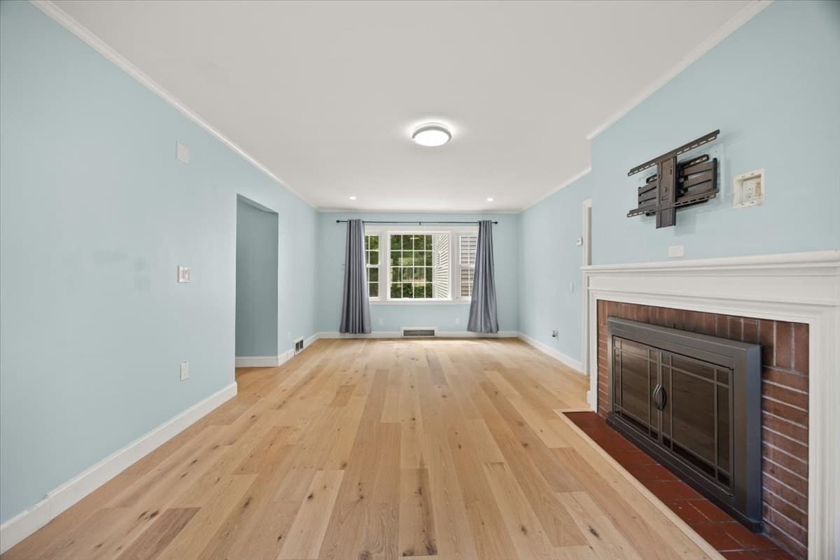 3 Family at 5 Highland Avenue, Plainville MA 02762, photo 21 of 41