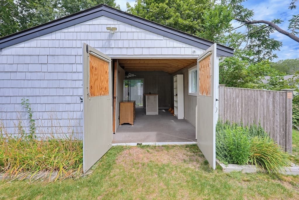 404 Park St, Stoughton MA 02072 photo 27