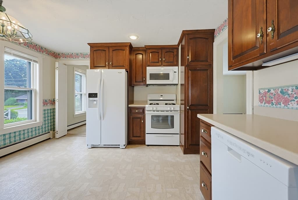 404 Park St, Stoughton MA 02072 photo 12